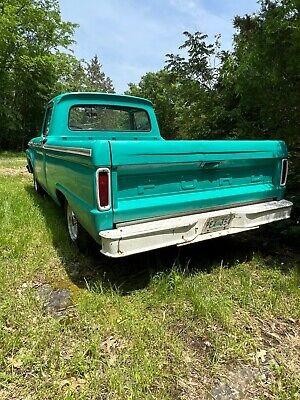 Ford F-100 Vehicle Full-screen Gallery Image 26