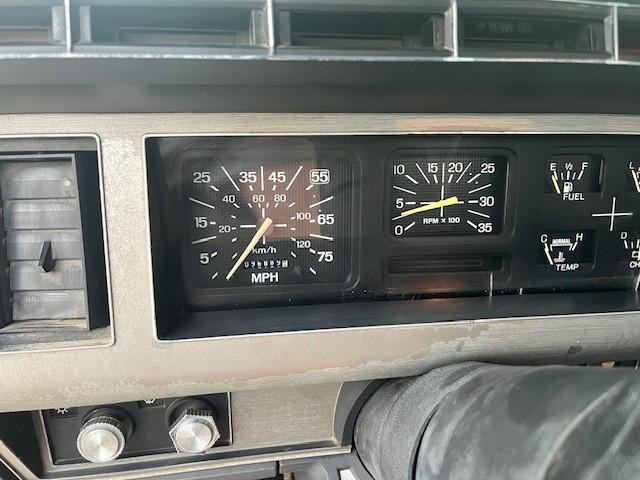 Ford Super Duty F-750 Vehicle Full-screen Gallery Image 07