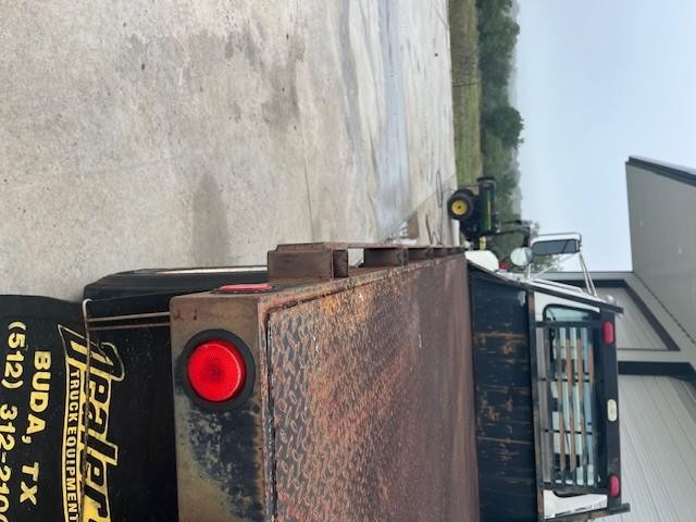 Ford Super Duty F-750 Vehicle Full-screen Gallery Image 13