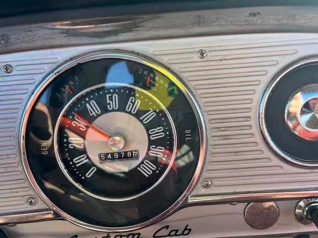 Ford  Vehicle Full-screen Gallery Image 02