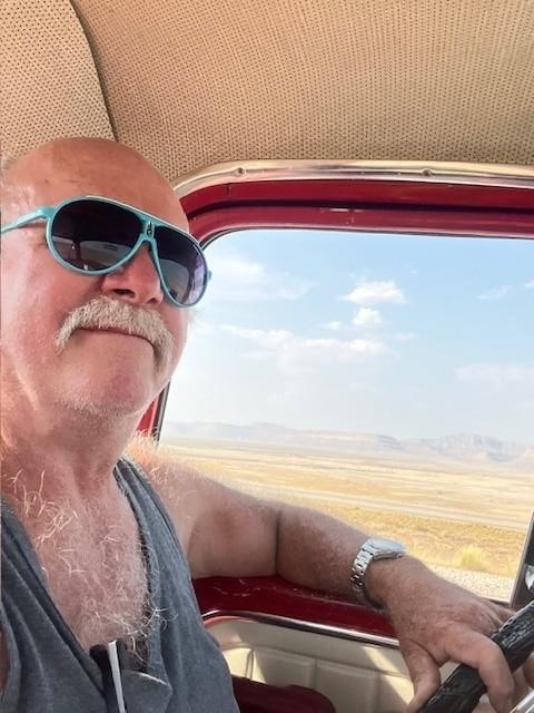 Ford  Vehicle Full-screen Gallery Image 04