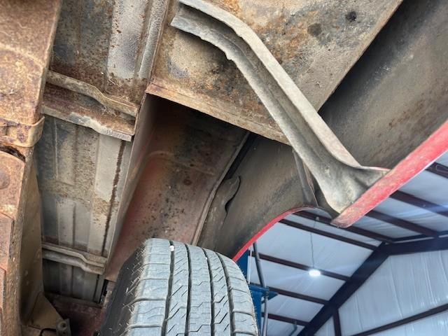 Ford  Vehicle Full-screen Gallery Image 16