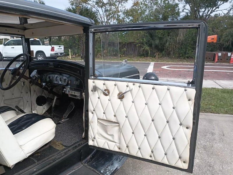 Plymouth PA Vehicle Full-screen Gallery Image 18