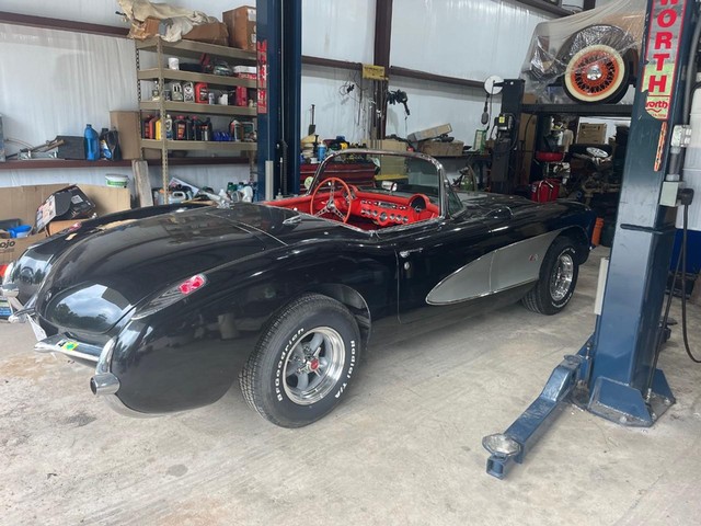 Chevrolet Corvette   - Round Mountain TX