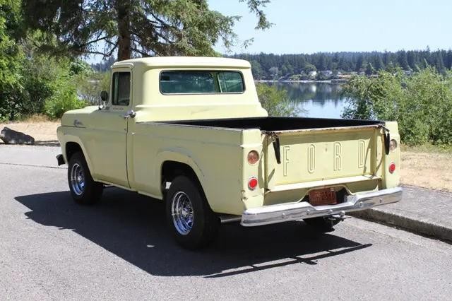 Ford F-100 Vehicle Full-screen Gallery Image 05