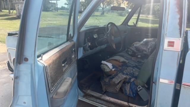 GMC Sierra C/K1500 Vehicle Full-screen Gallery Image 06