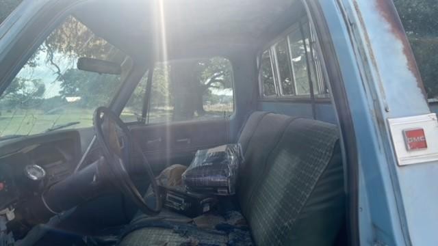 GMC Sierra C/K1500 Vehicle Full-screen Gallery Image 07