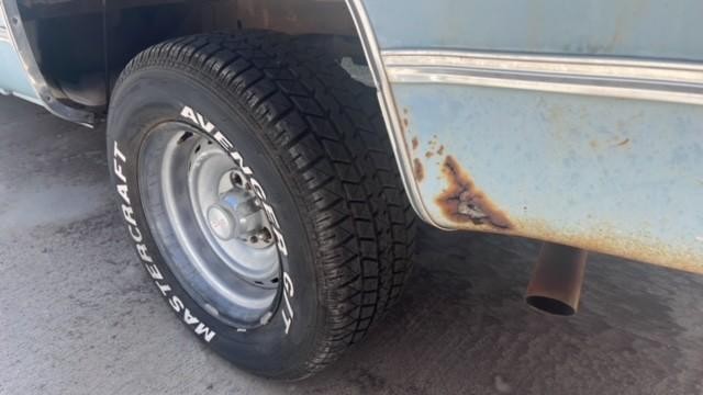 GMC Sierra C/K1500 Vehicle Full-screen Gallery Image 08