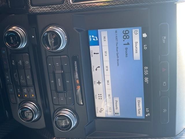 Ford F-150 Vehicle Full-screen Gallery Image 08