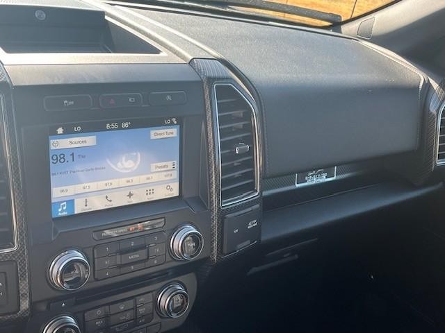 Ford F-150 Vehicle Full-screen Gallery Image 10