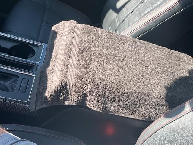 Ford F-150 Vehicle Full-screen Gallery Image 14