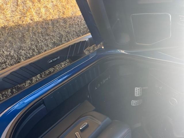 Ford F-150 Vehicle Full-screen Gallery Image 17