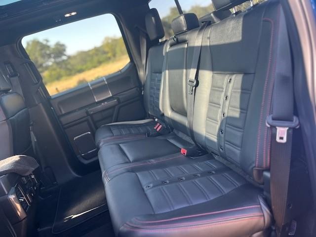 Ford F-150 Vehicle Full-screen Gallery Image 23