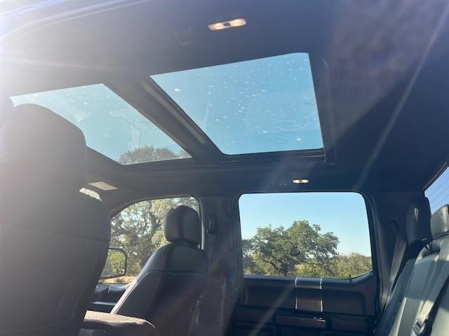 Ford F-150 Vehicle Full-screen Gallery Image 24