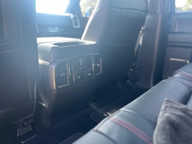 Ford F-150 Vehicle Full-screen Gallery Image 26