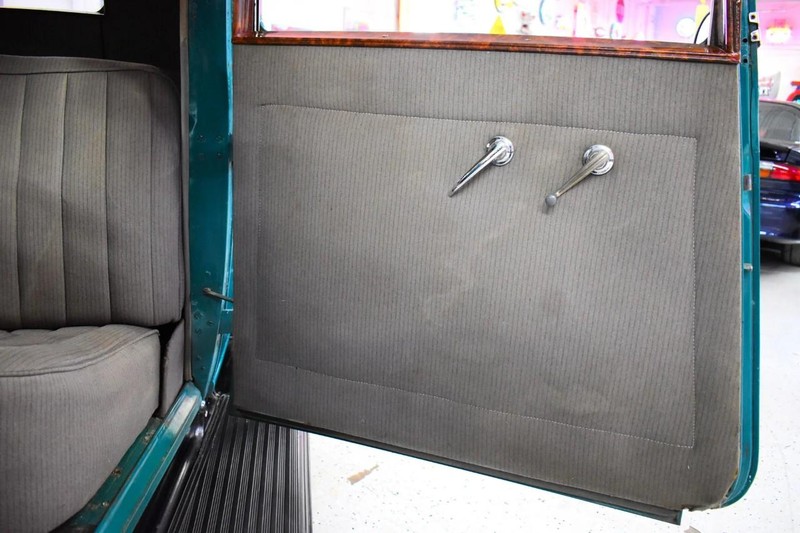 Plymouth Other Vehicle Full-screen Gallery Image 06