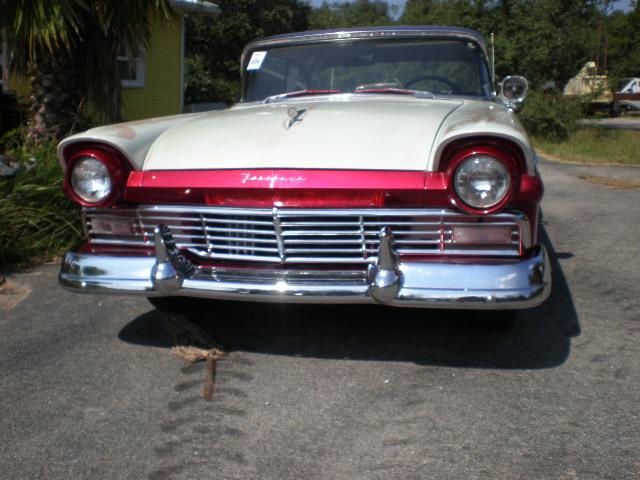 Ford Fairlane Vehicle Full-screen Gallery Image 07