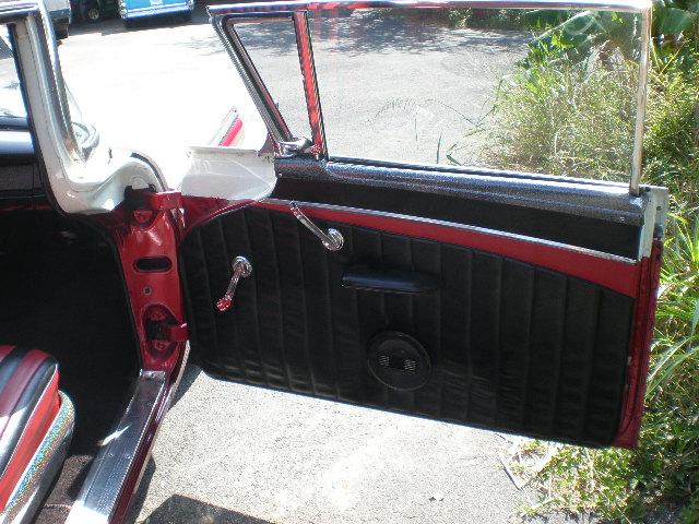 Ford Fairlane Vehicle Full-screen Gallery Image 12