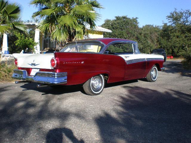 Ford Fairlane Vehicle Full-screen Gallery Image 19