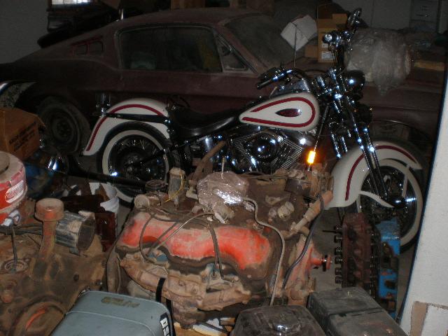 Harley-Davidson FLSTS Heritage Springer Vehicle Full-screen Gallery Image 02