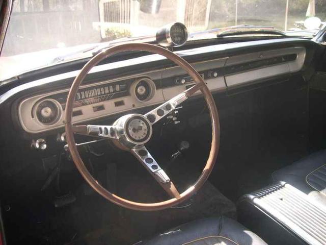 Ford Falcon Vehicle Full-screen Gallery Image 02