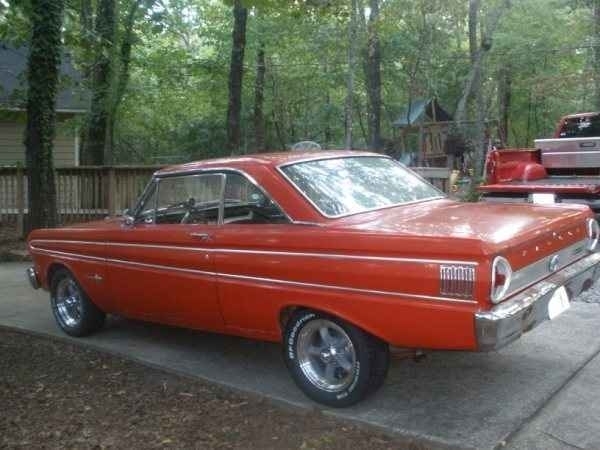 Ford Falcon Vehicle Full-screen Gallery Image 19