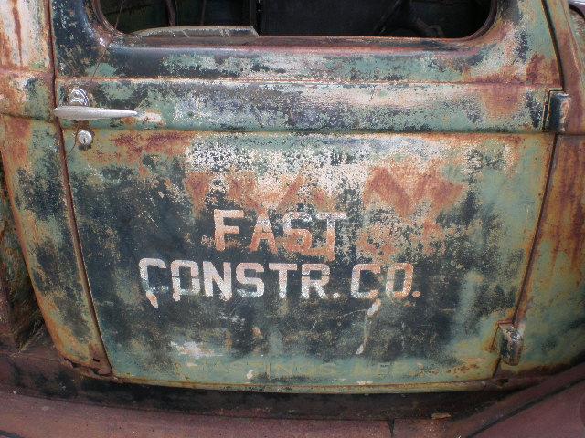 Dodge Half Ton Short Bed Pickup Truck Vehicle Full-screen Gallery Image 02