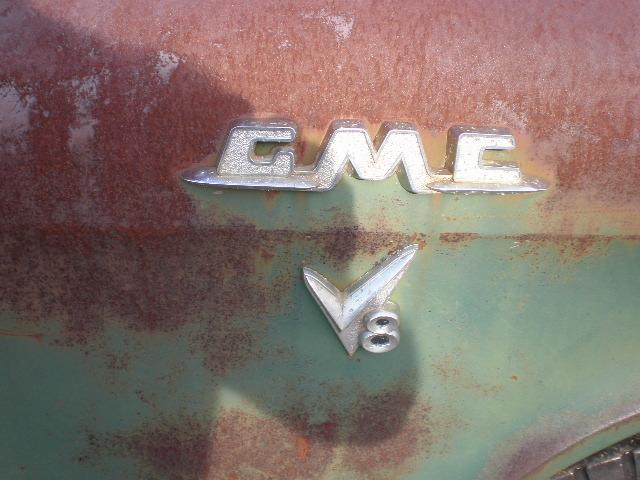 GMC Big Window Short Bed Vehicle Full-screen Gallery Image 04