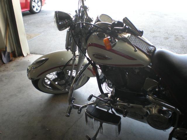 Harley-Davidson FLSTS Heritage Springer Vehicle Full-screen Gallery Image 06