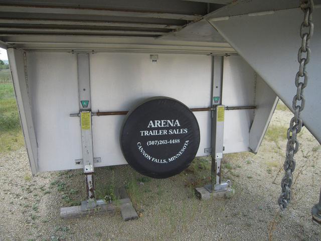 Exiss Featherlite 840 Motorsport Vehicle Full-screen Gallery Image 03