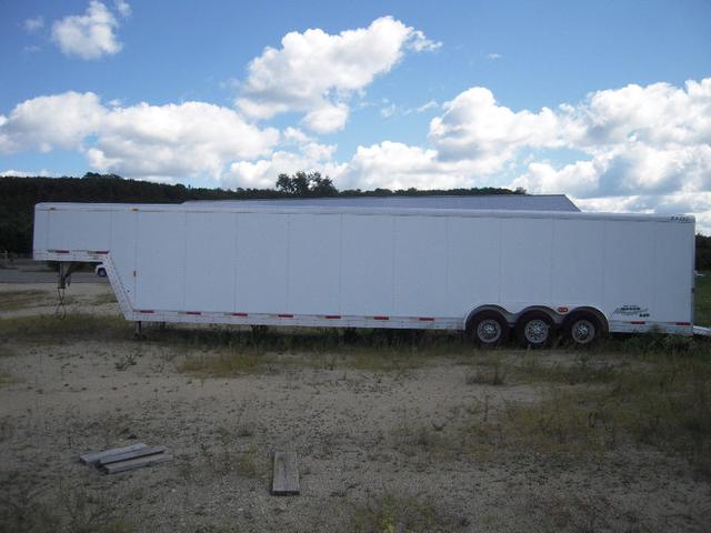 Exiss Featherlite 840 Motorsport Vehicle Full-screen Gallery Image 06