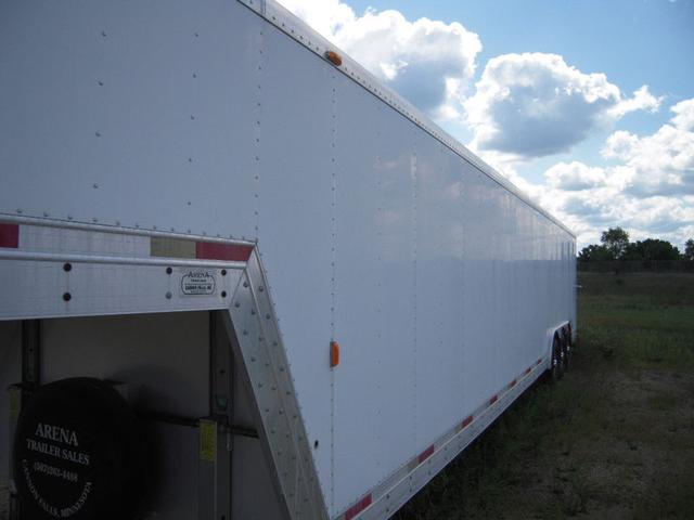 Exiss Featherlite 840 Motorsport Vehicle Full-screen Gallery Image 07