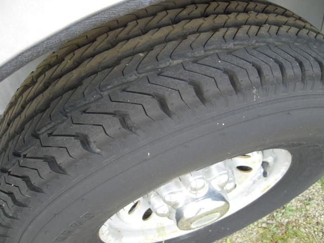 Exiss Featherlite 840 Motorsport Vehicle Full-screen Gallery Image 10