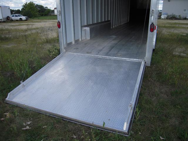 Exiss Featherlite 840 Motorsport Vehicle Full-screen Gallery Image 12