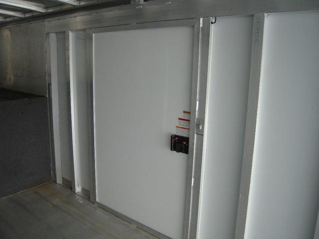 Exiss Featherlite 840 Motorsport Vehicle Full-screen Gallery Image 15