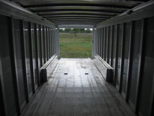 Exiss Featherlite 840 Motorsport Vehicle Full-screen Gallery Image 16