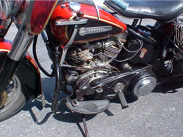 Harley-Davidson FL Hydra Glide Vehicle Full-screen Gallery Image 05