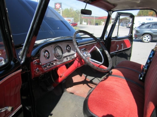 Ford F-100 Vehicle Full-screen Gallery Image 07