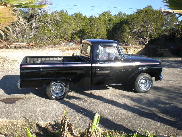 Ford F-100 Vehicle Full-screen Gallery Image 15