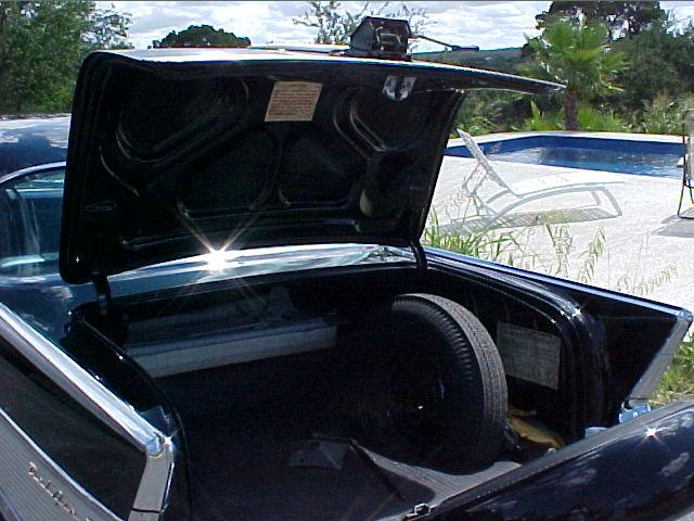 Chevrolet 2DHT Sport Coupe Vehicle Full-screen Gallery Image 09