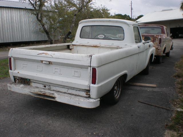 Ford F-100 Vehicle Full-screen Gallery Image 06
