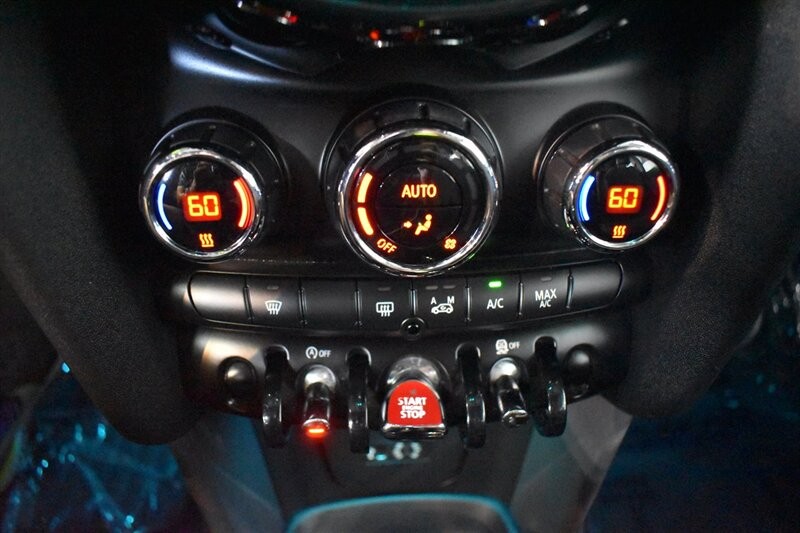 MINI Cooper Hardtop Vehicle Full-screen Gallery Image 27