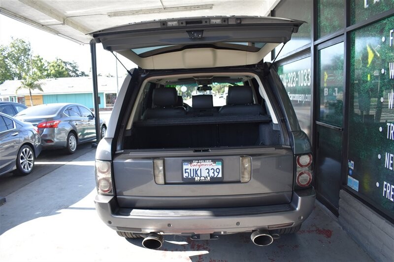 Land Rover Range Rover Vehicle Full-screen Gallery Image 14