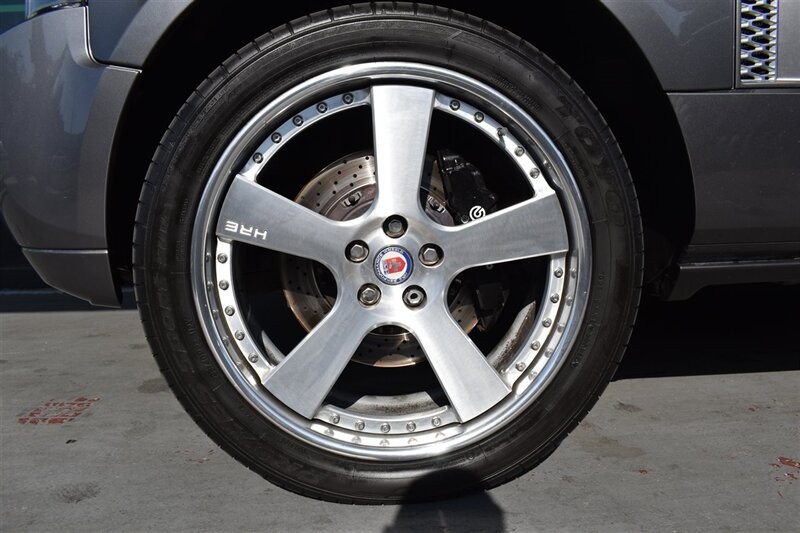 Land Rover Range Rover Vehicle Full-screen Gallery Image 19