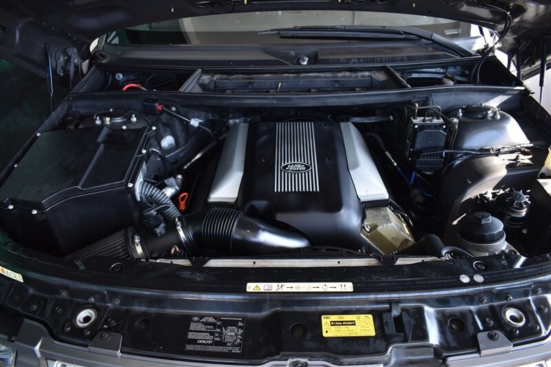 Land Rover Range Rover Vehicle Full-screen Gallery Image 22