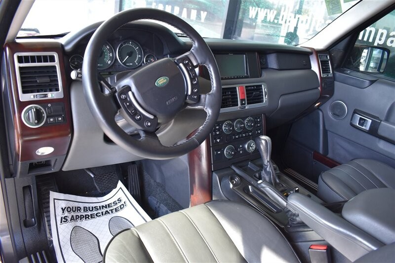 Land Rover Range Rover Vehicle Full-screen Gallery Image 26
