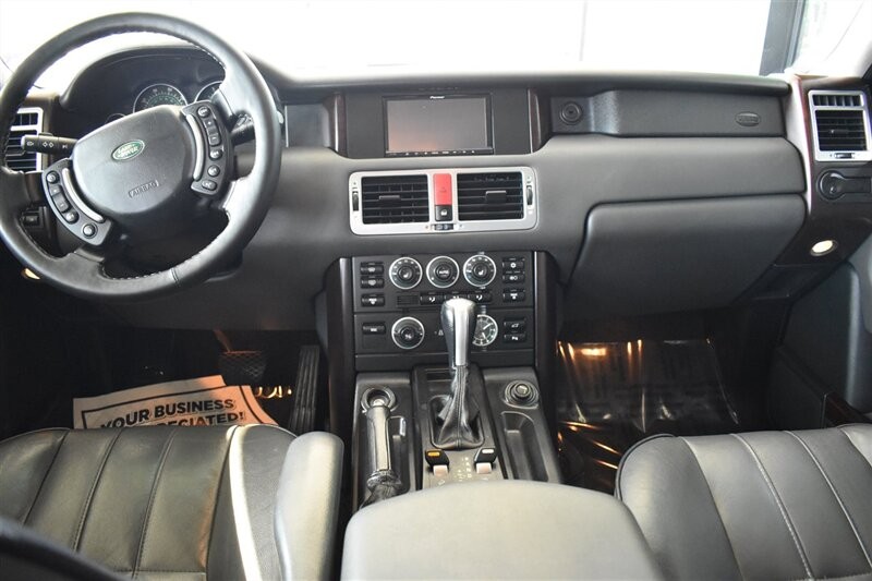 Land Rover Range Rover Vehicle Full-screen Gallery Image 27