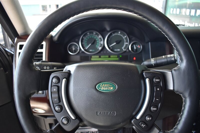 Land Rover Range Rover Vehicle Full-screen Gallery Image 31