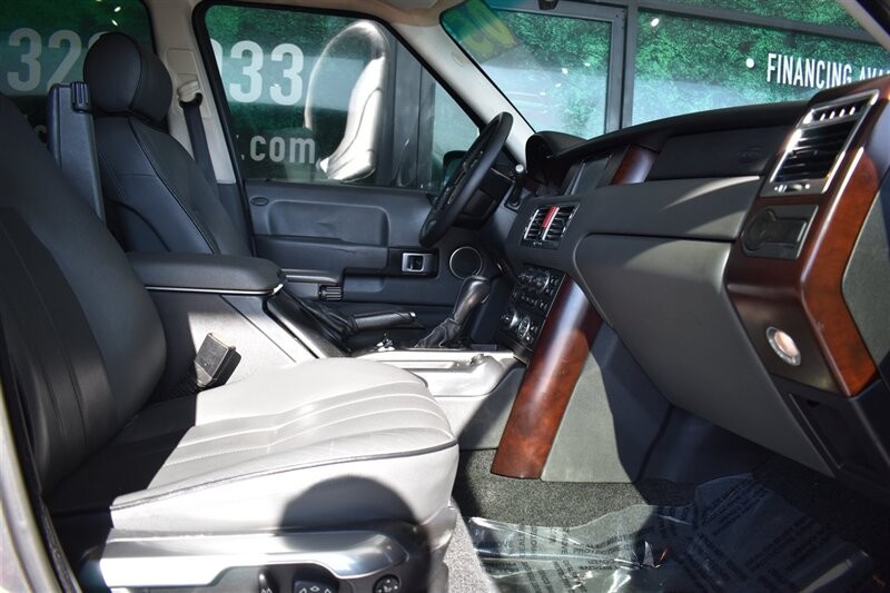 Land Rover Range Rover Vehicle Full-screen Gallery Image 38