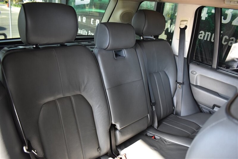 Land Rover Range Rover Vehicle Full-screen Gallery Image 44